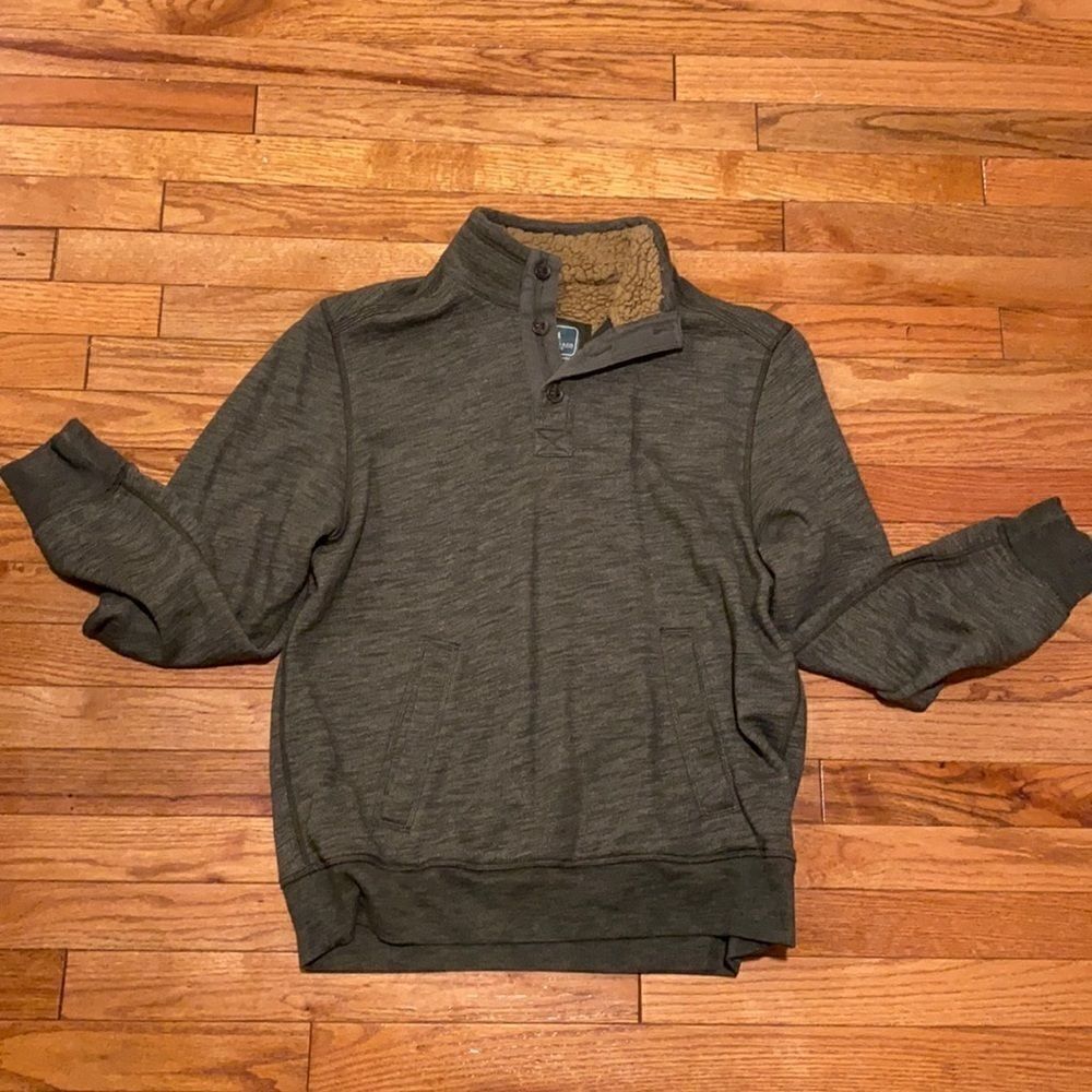 Bass and company size medium men’s sweater/sweatshirt